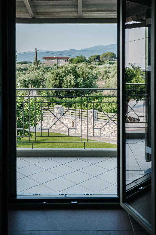 Terra Helios Suites & Studios Kyparissia Exteriör bild