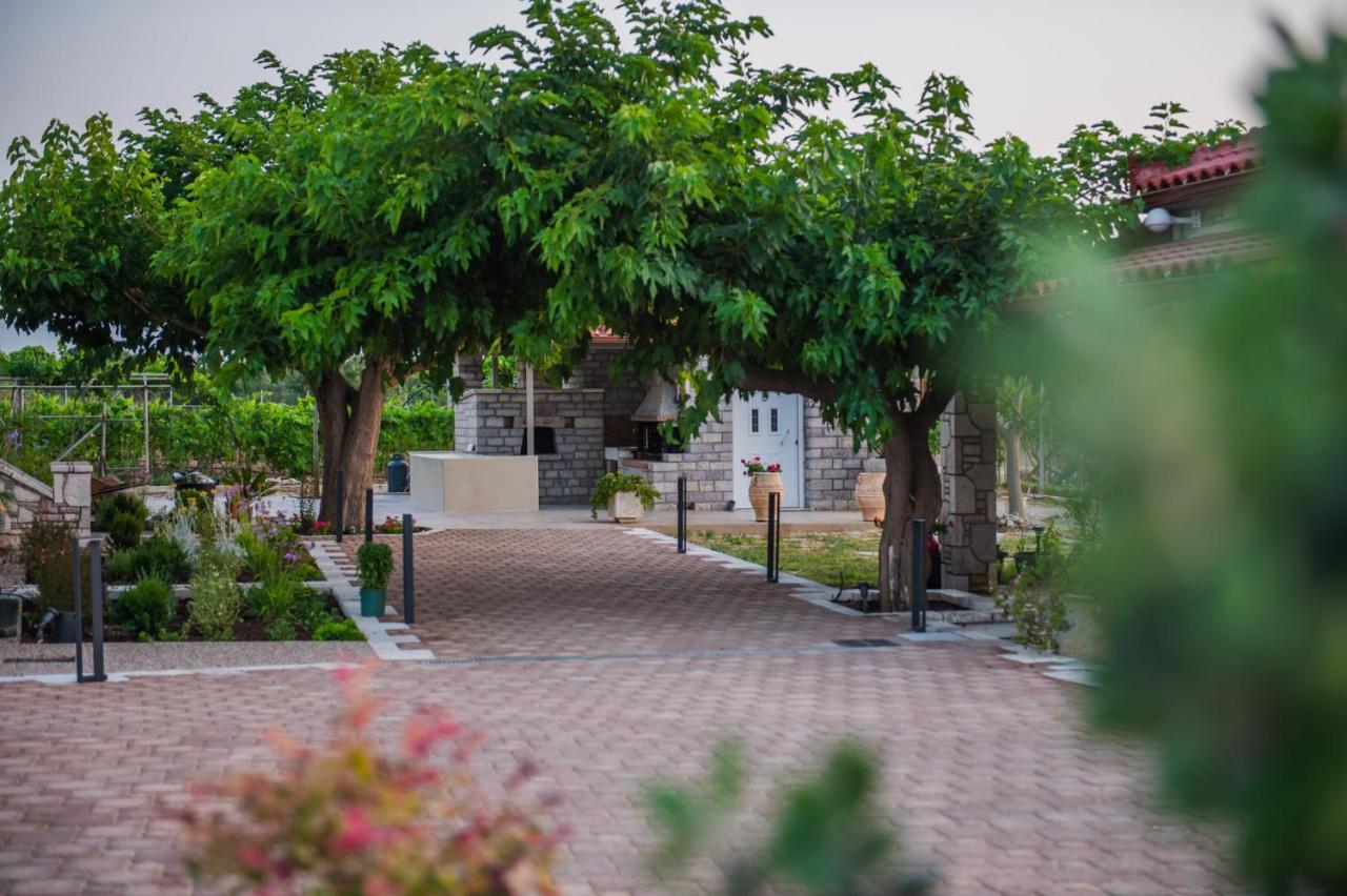 Terra Helios Suites & Studios Kyparissia Exteriör bild