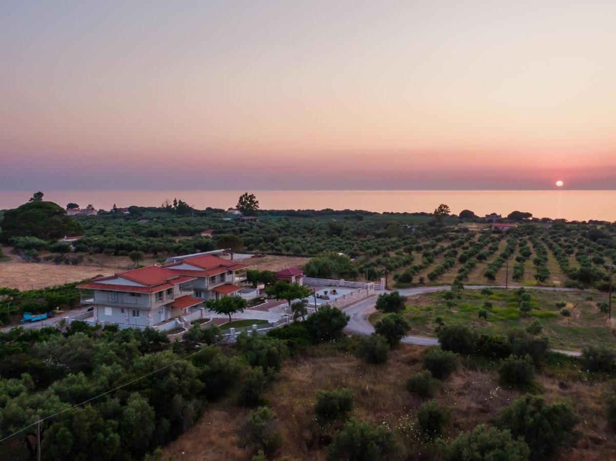 Terra Helios Suites & Studios Kyparissia Exteriör bild