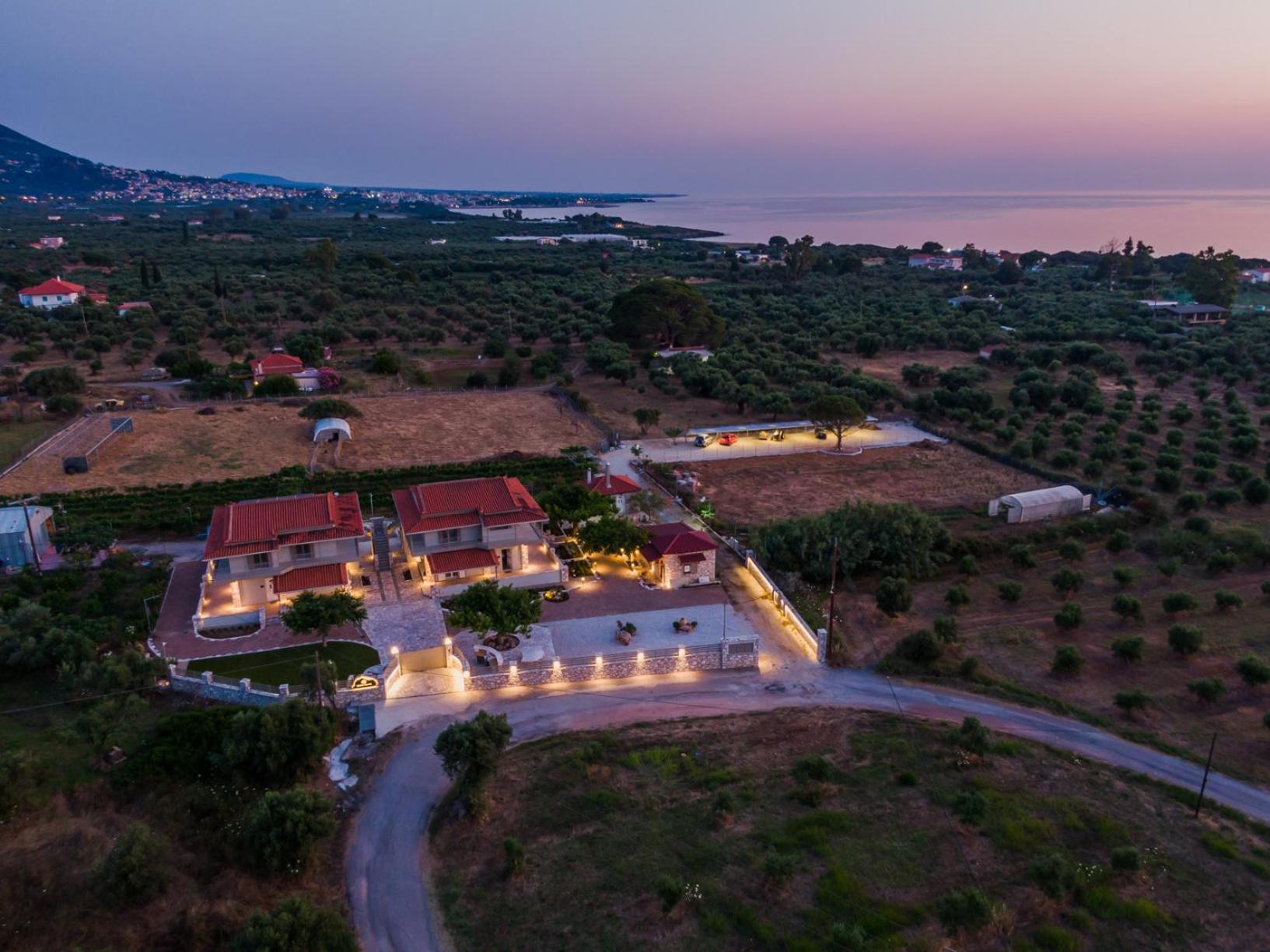 Terra Helios Suites & Studios Kyparissia Exteriör bild