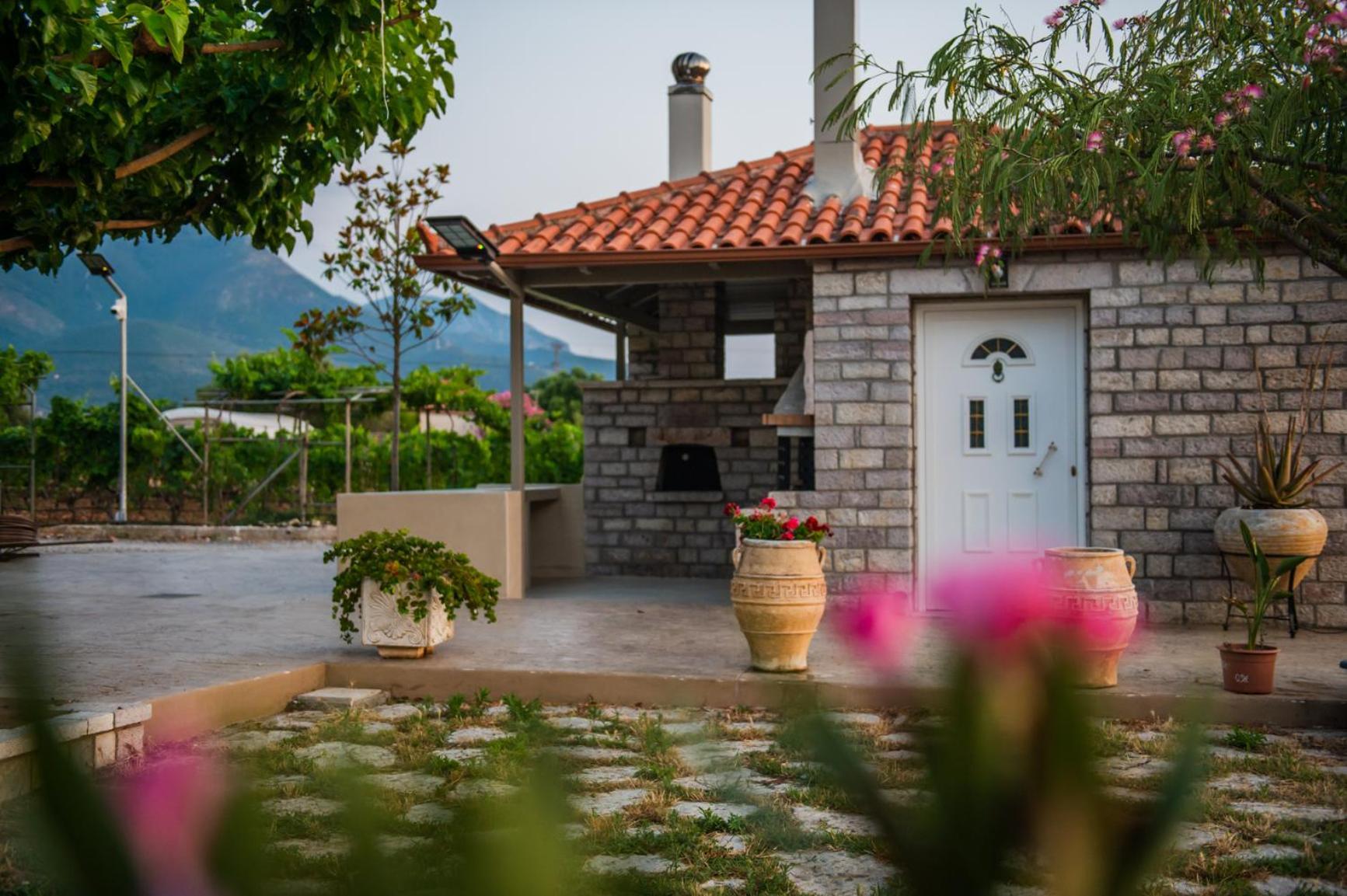 Terra Helios Suites & Studios Kyparissia Exteriör bild