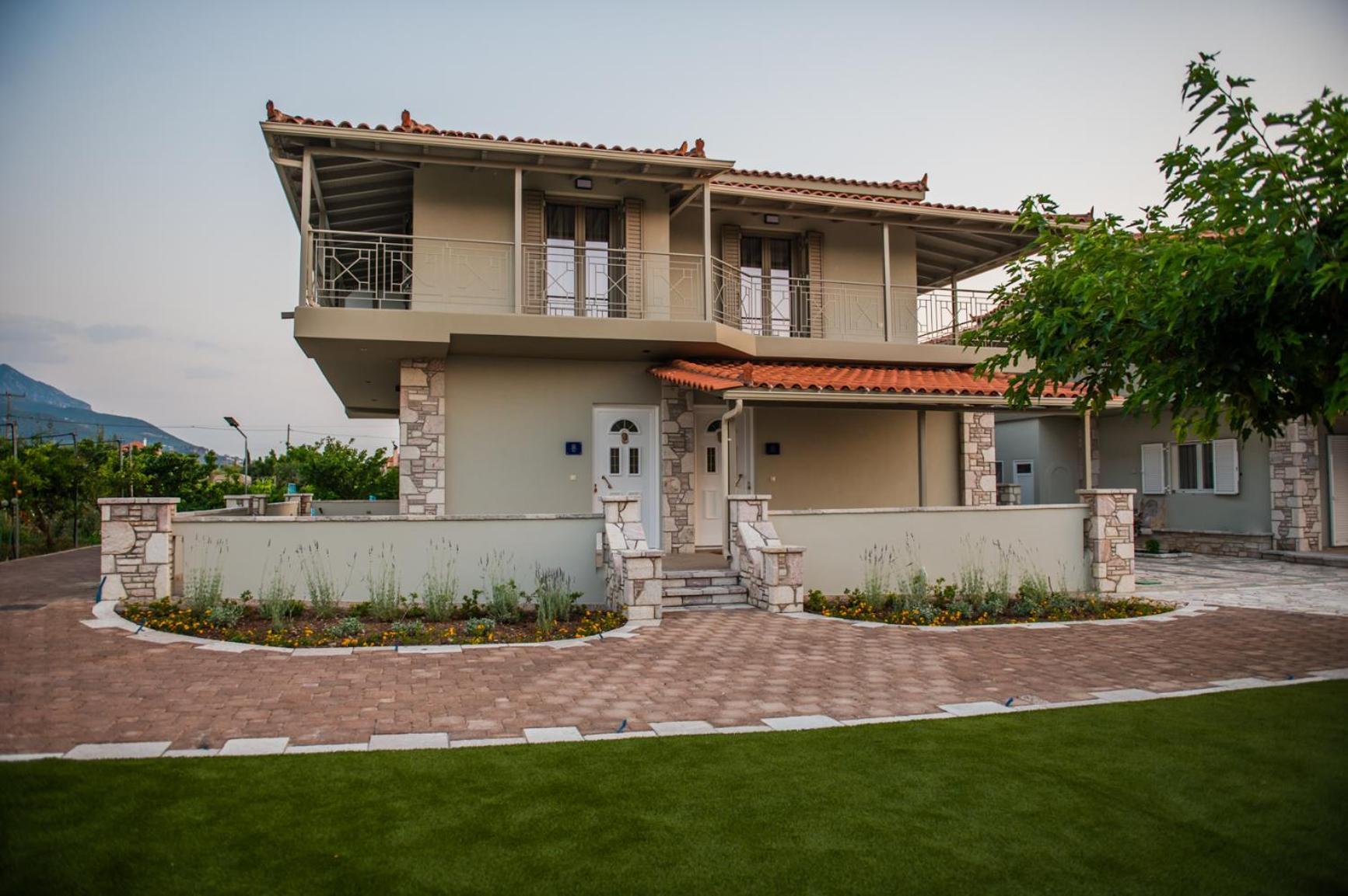 Terra Helios Suites & Studios Kyparissia Exteriör bild