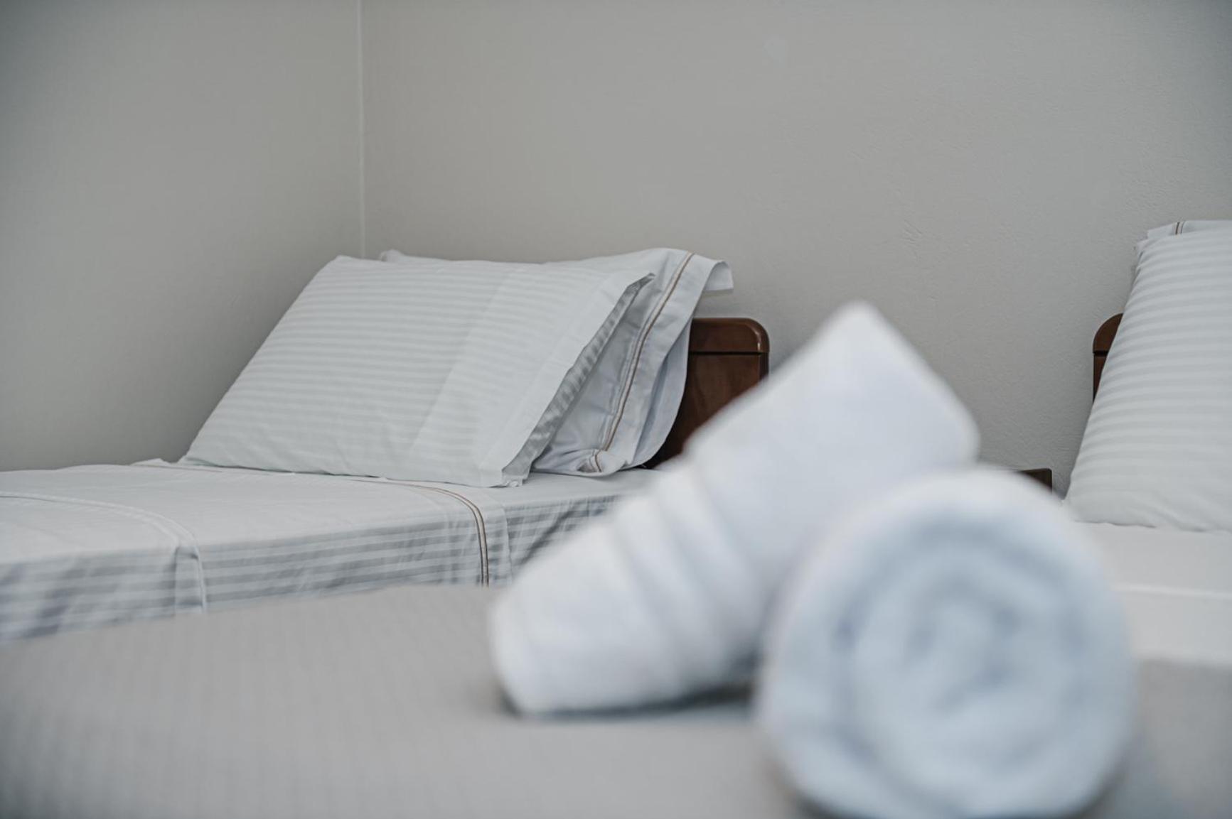 Terra Helios Suites & Studios Kyparissia Rum bild