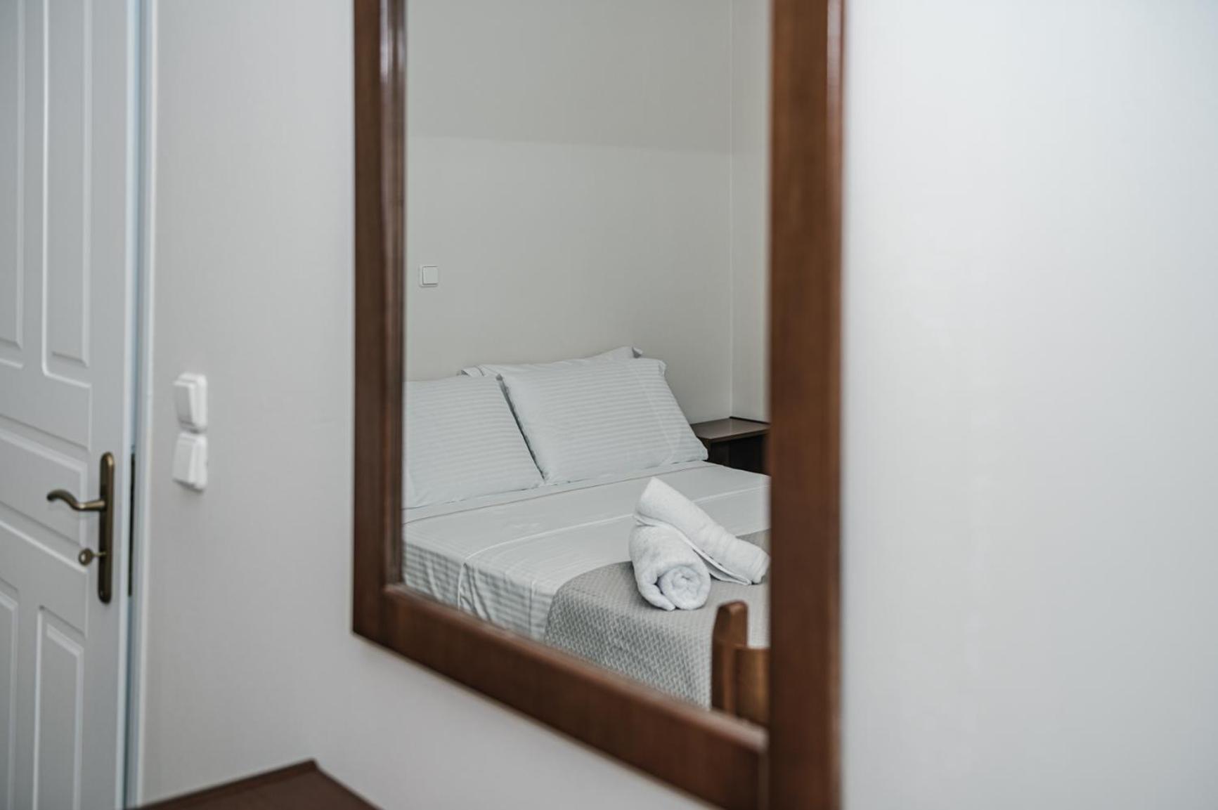 Terra Helios Suites & Studios Kyparissia Rum bild