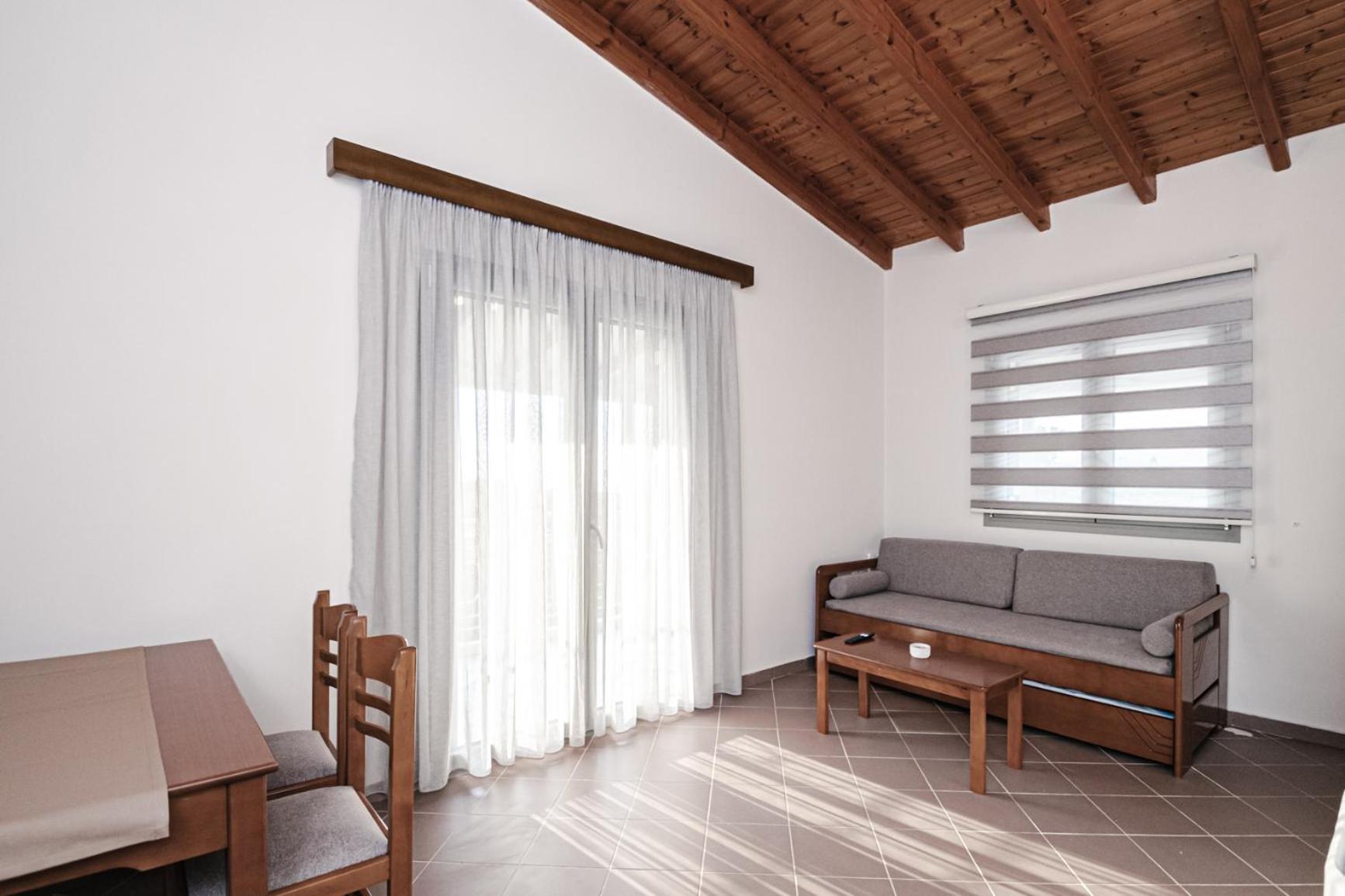 Terra Helios Suites & Studios Kyparissia Rum bild