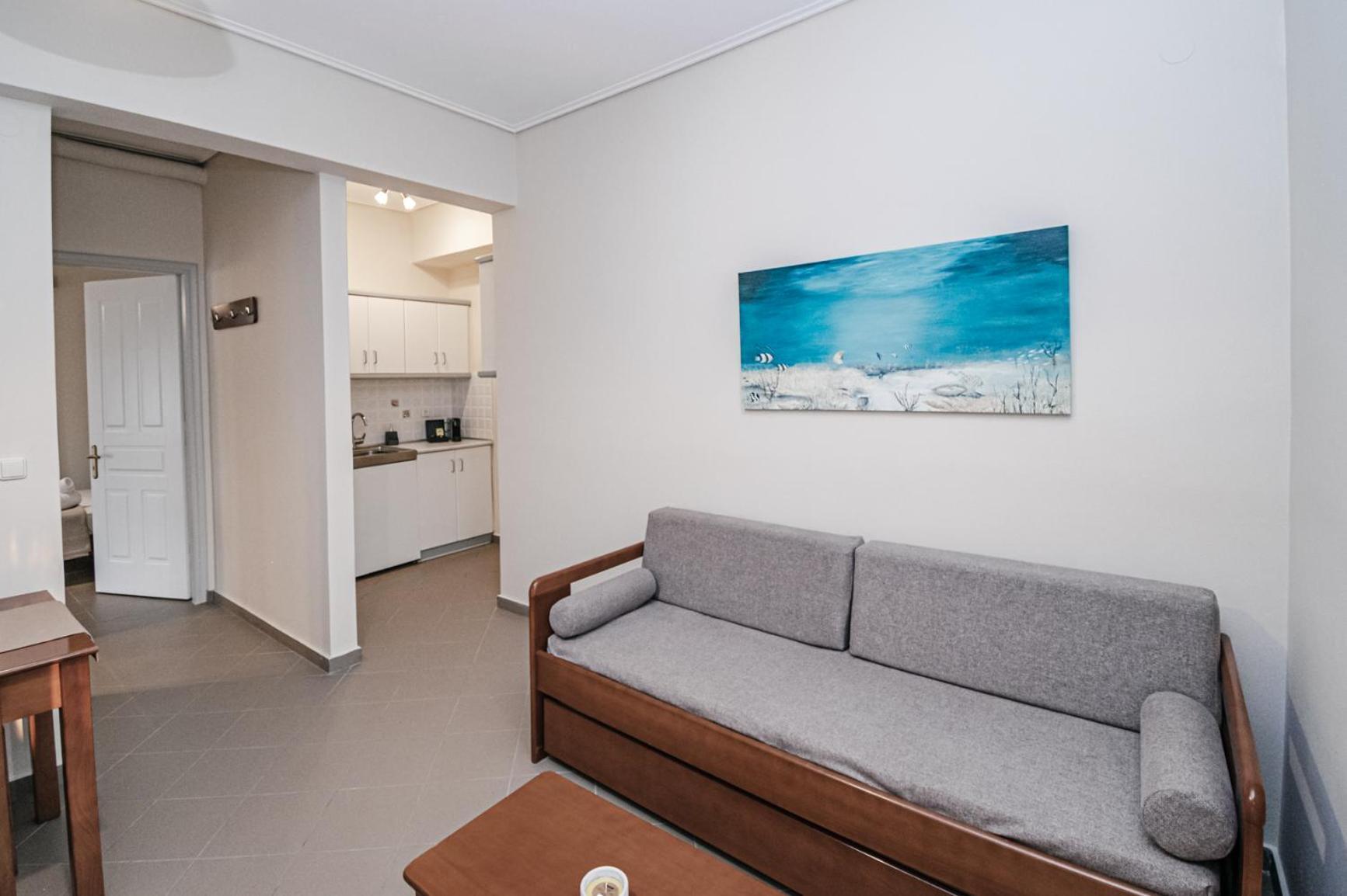 Terra Helios Suites & Studios Kyparissia Rum bild