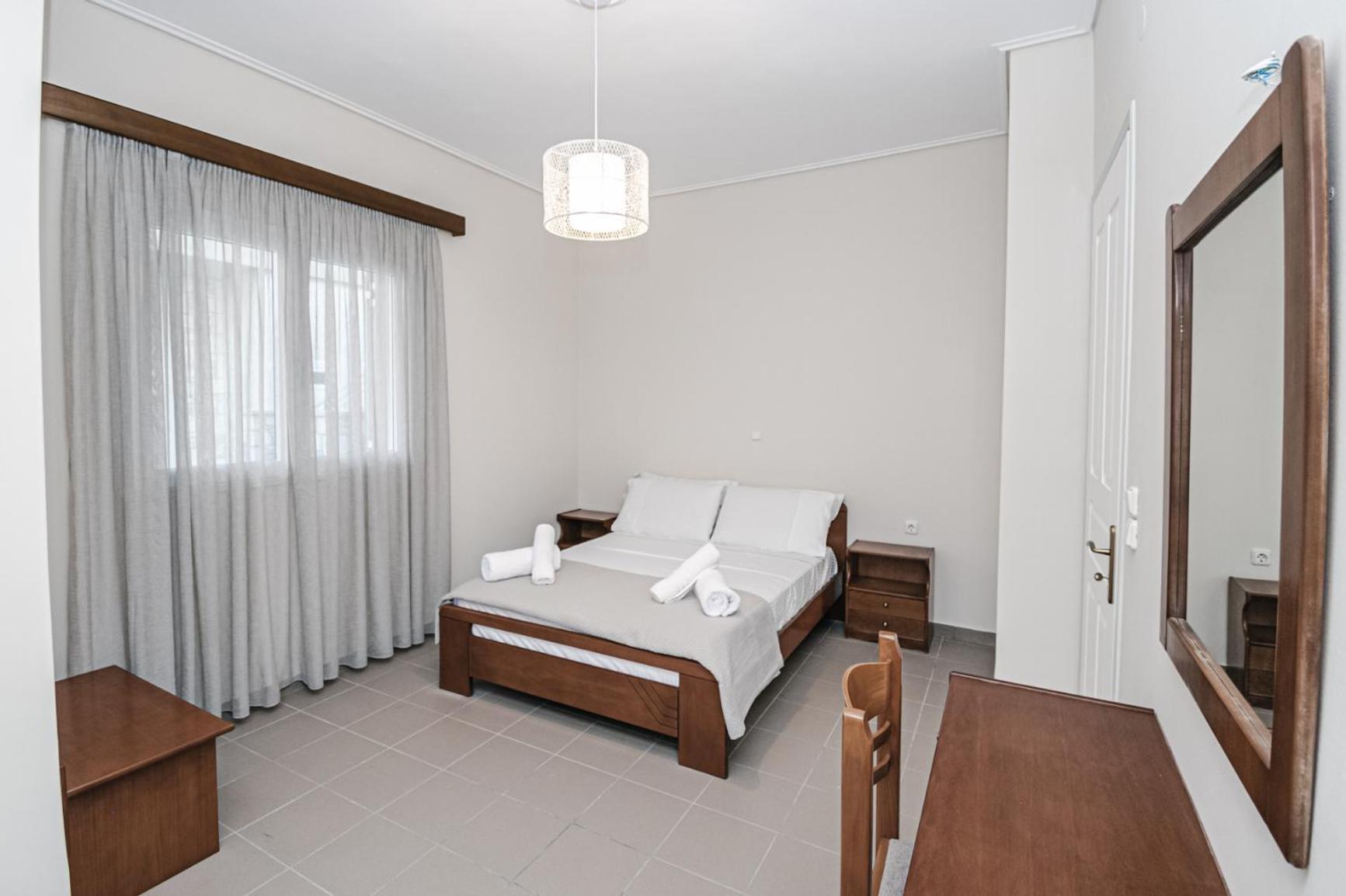 Terra Helios Suites & Studios Kyparissia Rum bild