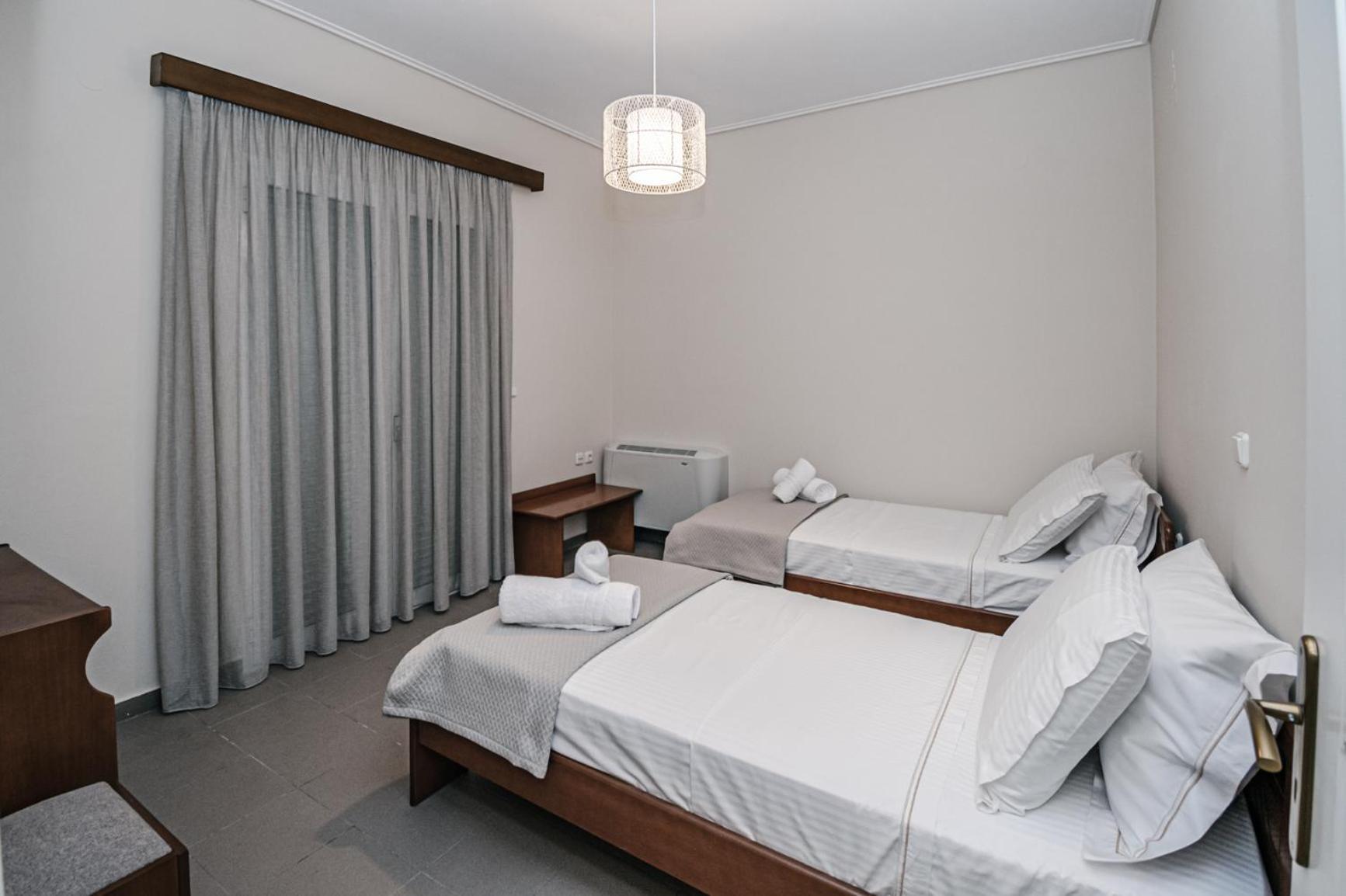 Terra Helios Suites & Studios Kyparissia Rum bild
