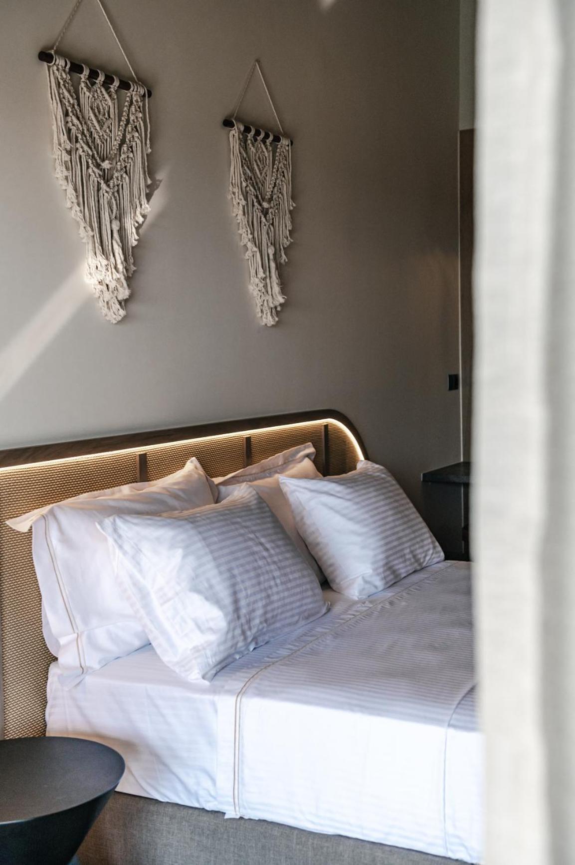 Terra Helios Suites & Studios Kyparissia Rum bild