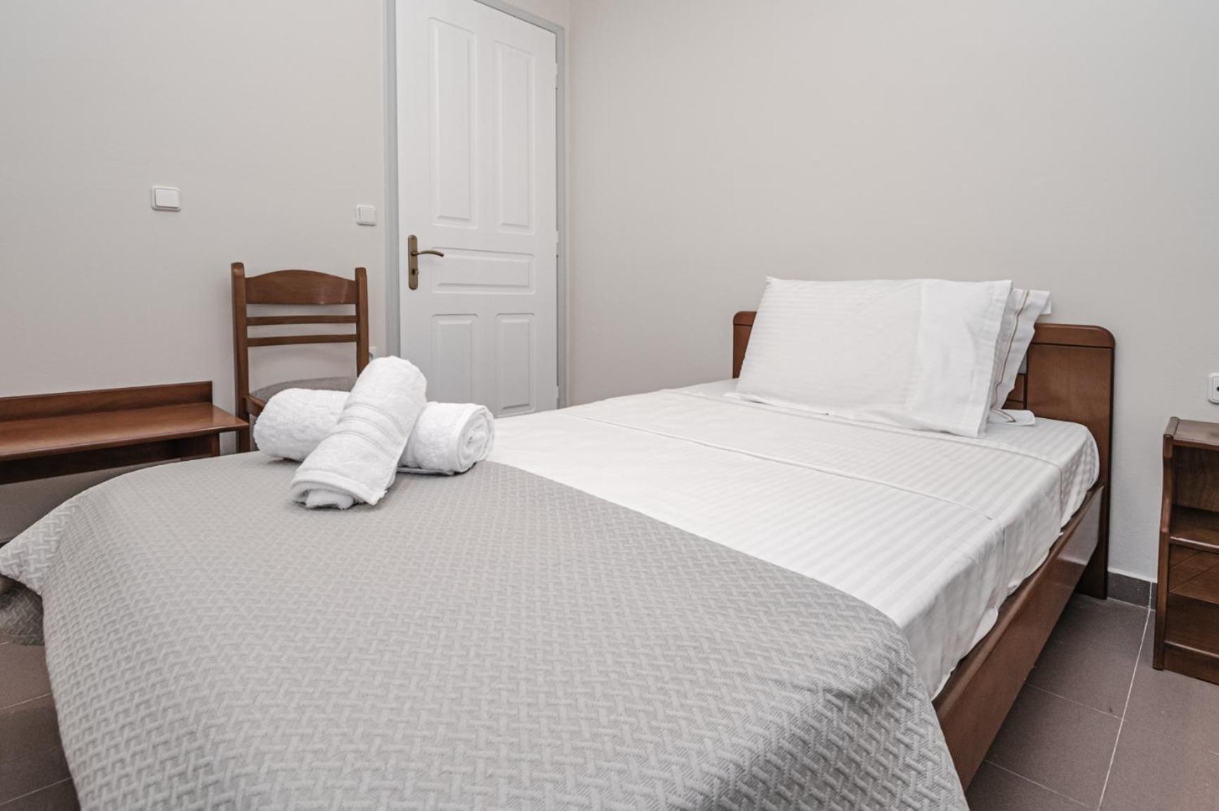 Terra Helios Suites & Studios Kyparissia Rum bild