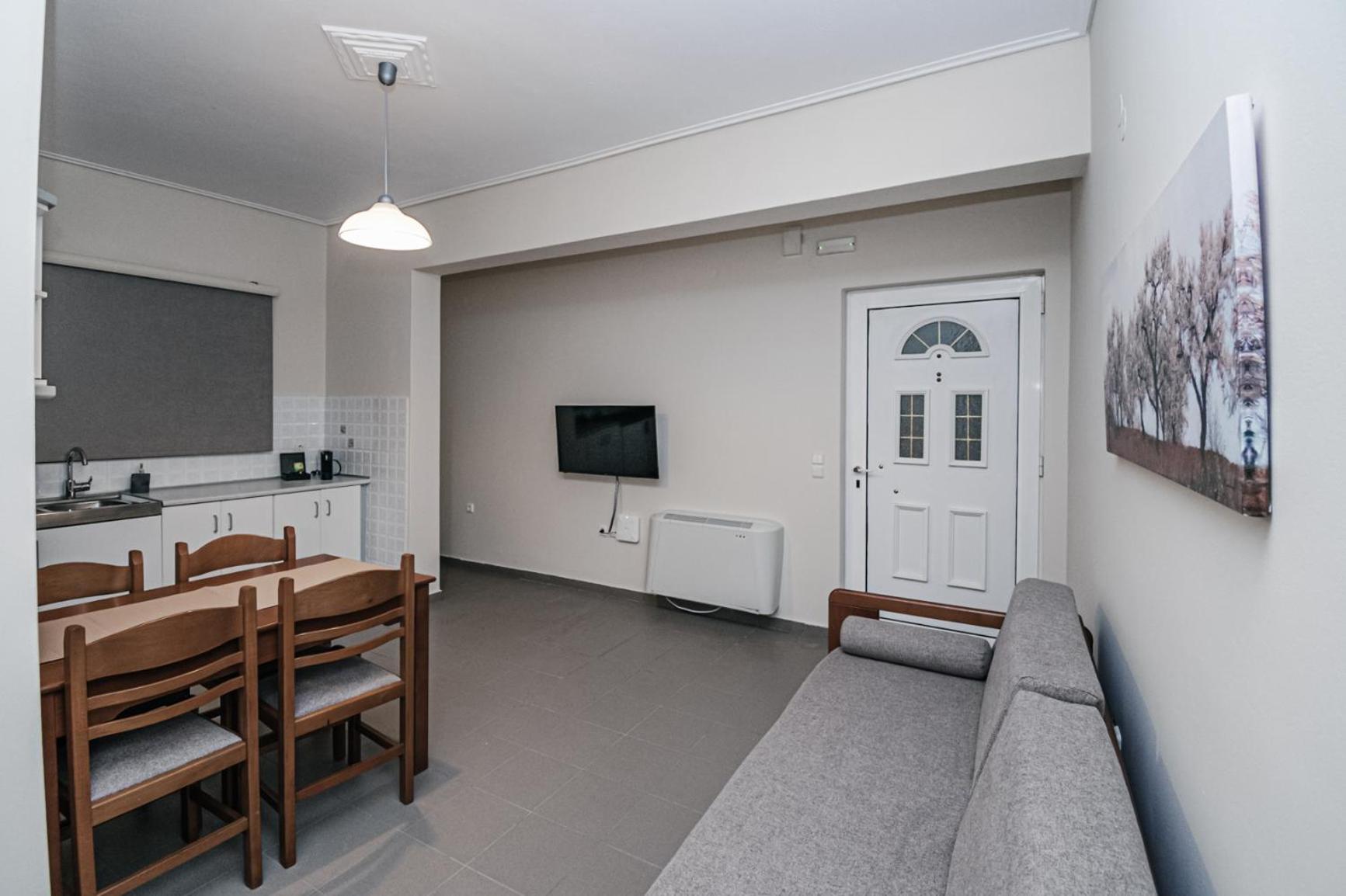 Terra Helios Suites & Studios Kyparissia Rum bild