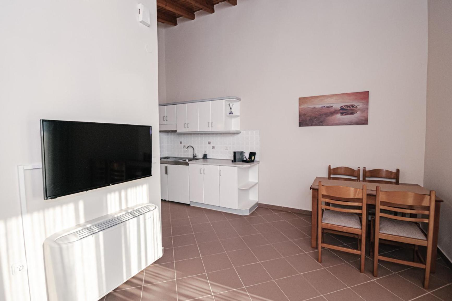 Terra Helios Suites & Studios Kyparissia Rum bild